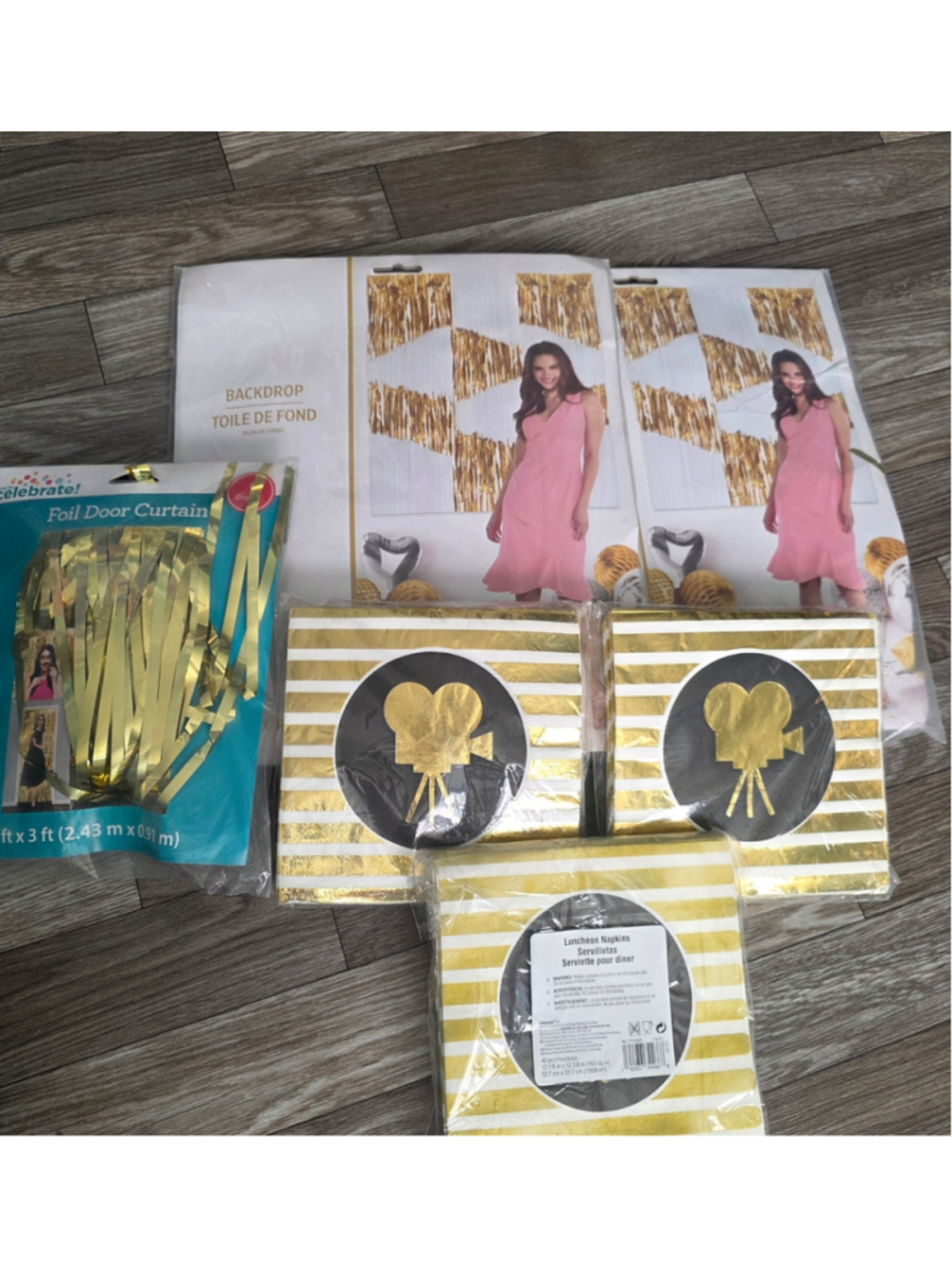 Way to Celebrate Party Decoration Set One Size Gold White